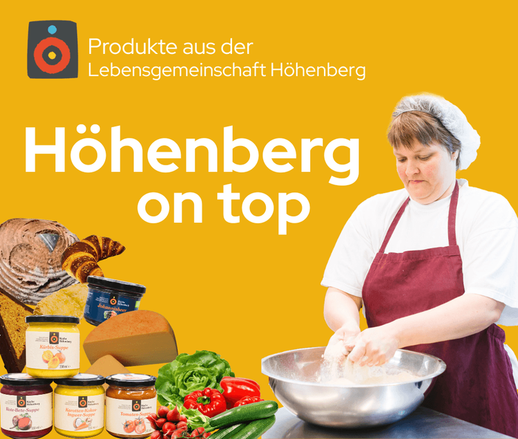 Frau in Kochkleidung bereitet Teig zu, Produkte der Lebensgemeinschaft Höhenberg mit Brot, Gemüse und Suppen